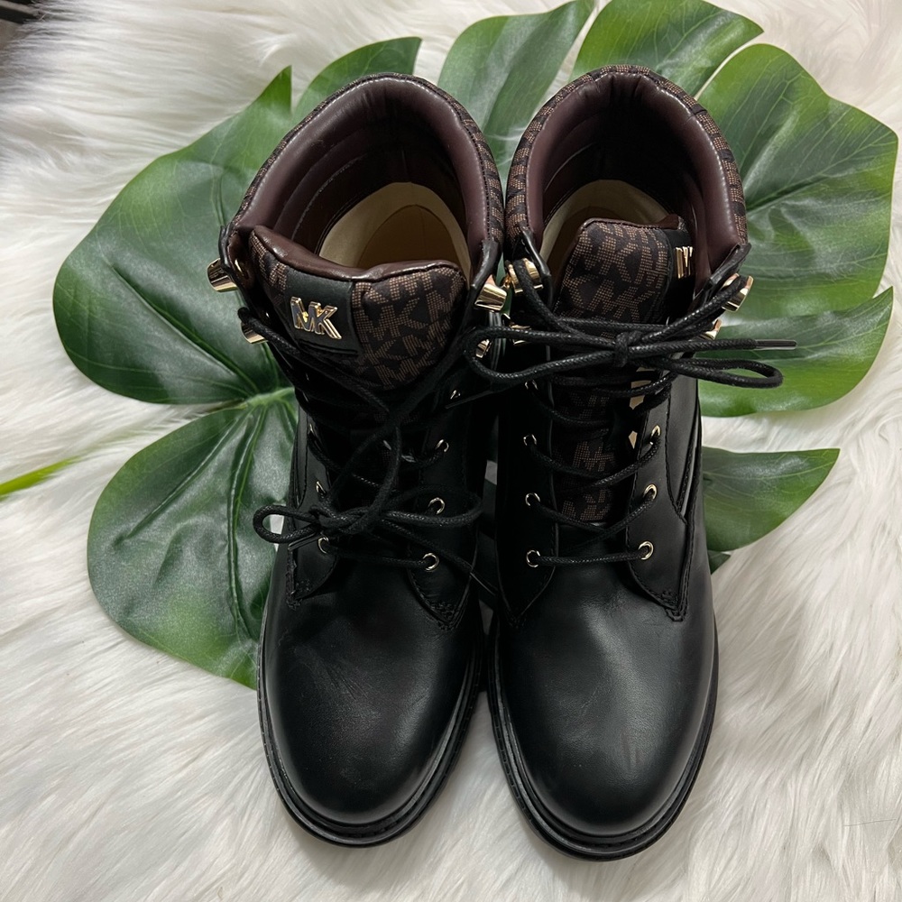 Michael Kors Turner Leather Lug Sole Lace-Up Booties ✨brand new✨ - Picture 2 of 5